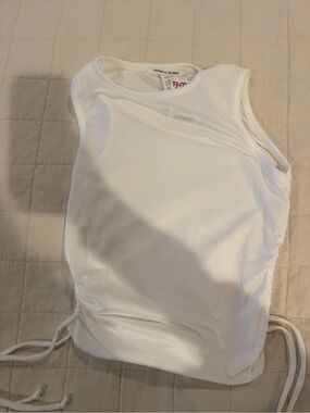 T.J.Maxx White Sleeveless Ruched Side Tank